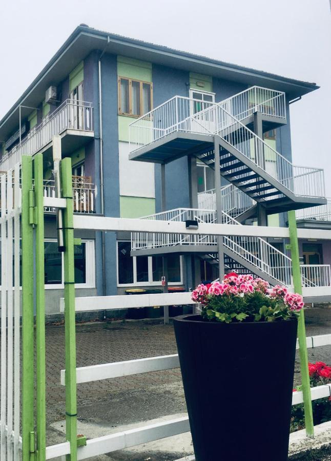 7 Lakes Aparthotel Burolo Eksteriør bilde