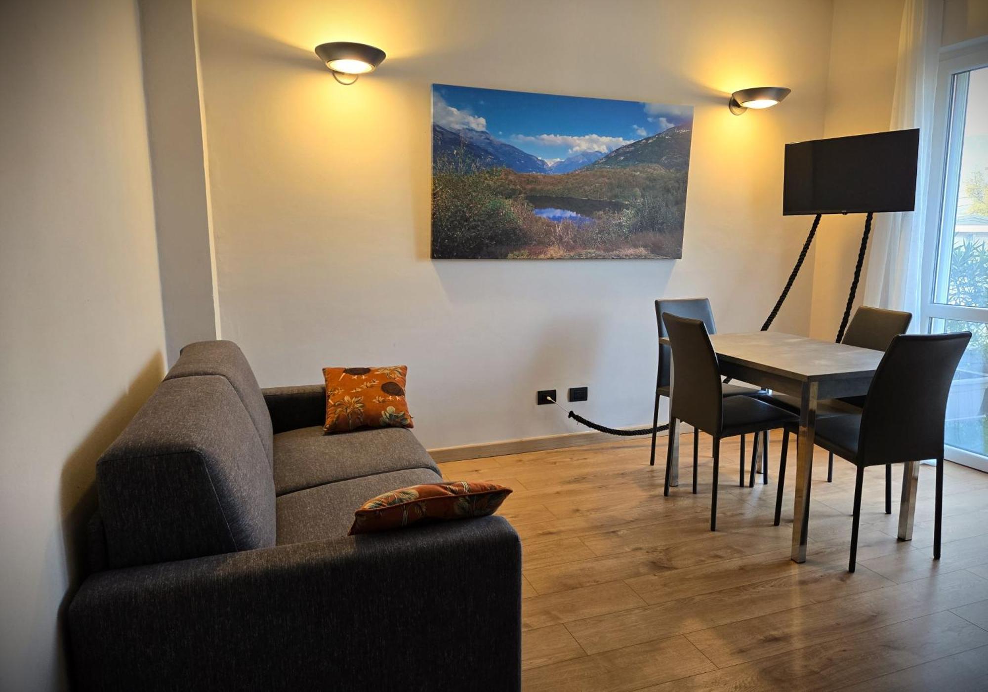 7 Lakes Aparthotel Burolo Eksteriør bilde